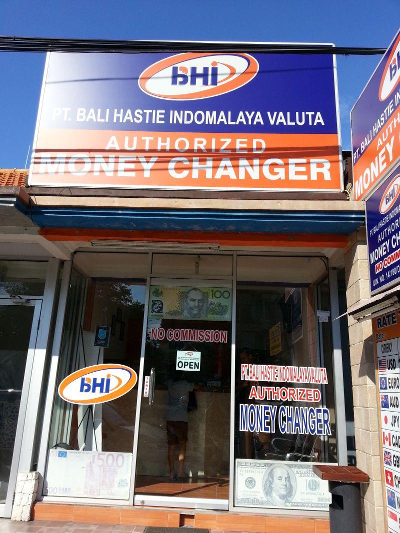 Пункт обмена валюты Pt. Bali Hastie Indomalaya (BHI), улица Bypass Ngurah Rai, Нуса-Дуа, Бали, Индонезия